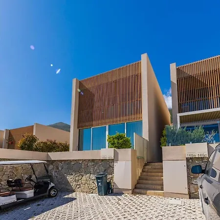 Sea View Panorama Coast 2br Patio Retreat By Pikhost